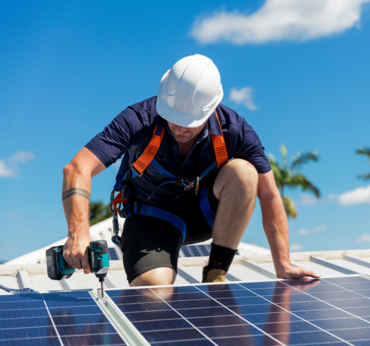 Choisir le bon installateur de panneaux solaires photovoltaïques à Nice