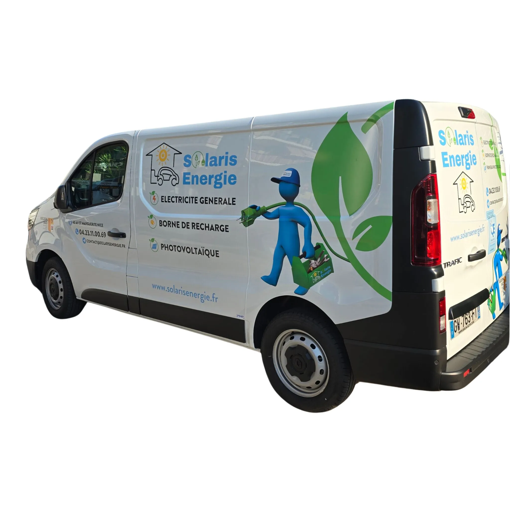 camion-SOLARIS-ENERGIE-entreprise-installateur-panneau-solaire-photovoltaique-installation-borne-de-recharge